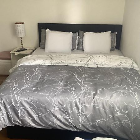 Chambre Spacieuse Et Confortable Avec Ecran Plat Oetwil an Der Limmat 外观 照片