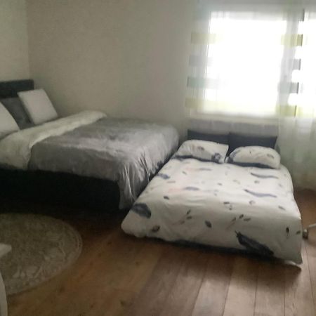 Chambre Spacieuse Et Confortable Avec Ecran Plat Oetwil an Der Limmat 外观 照片